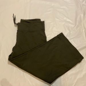 Lululemon Still crop pants women size 10